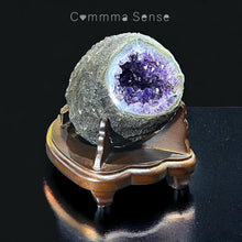 Load image into Gallery viewer, 小型烏拉圭紫水晶洞連木座 Amethyst Geode with Wooden Stand