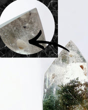 Load image into Gallery viewer, 綠幽靈共生方解石晶柱 Calcite in Phantom Crystal