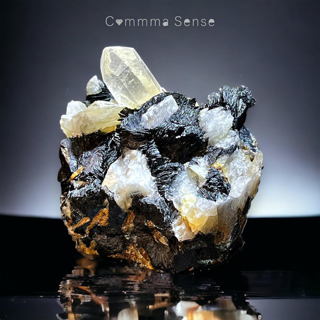 金龍水晶共生鏡鐵礦 Quartz with Hematite from Jinlong