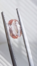 Load image into Gallery viewer, 1.27卡拉帝王托帕石 1.27ct Imperial Topaz

