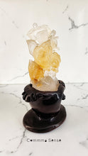 Load image into Gallery viewer, 金羽鳴翠． 蓮塘露華 The Chanting Finches upon a Dew-Kissed Lotus
