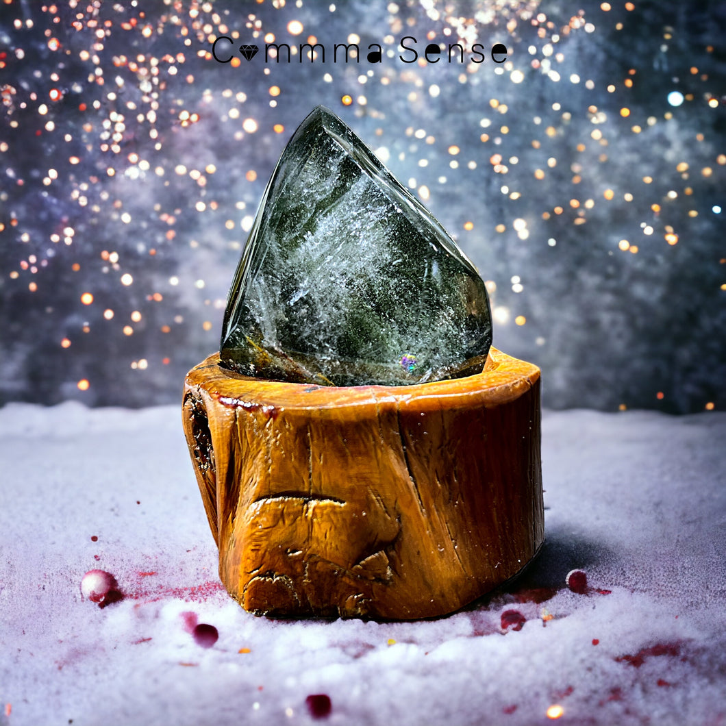 巴西綠幽靈晶石連訂製木座 Phantom Crystal with Wooden Stand