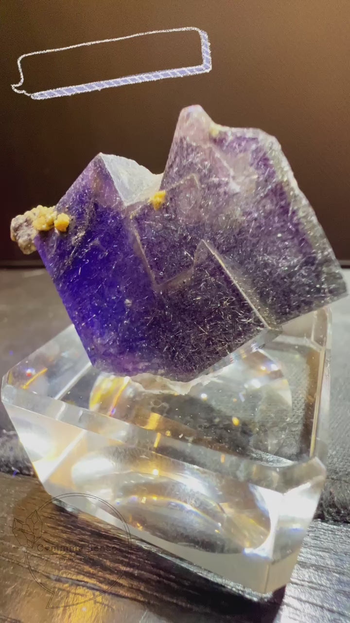 方解石共生脆硫銻鉛礦螢石 Calcite on Fluorite with Jamesonite